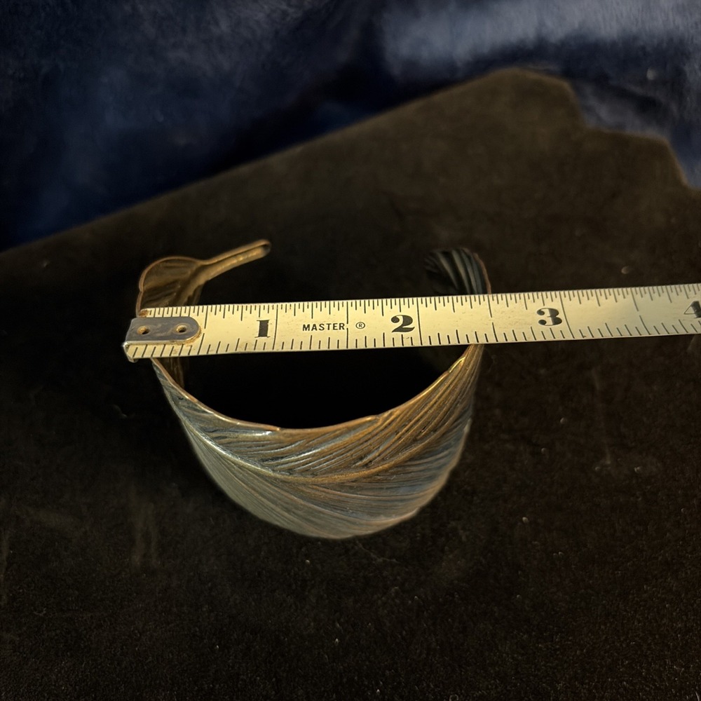 Rustic Cuff Gold Tone Multi-Band Cutout Cuff & Textured Leaf Bangle Sold As Pair - Picture 13 of 13